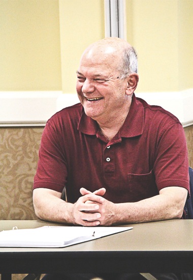 Elgin Mayor David Kaptain spoke at a May 2 meeting of the Edgewater Veterans group. The mayor discussed a wide range of issues, including the decision to end Elgin’s senior rebate program. (Photo by Hannah Sturtecky/Sun Day)