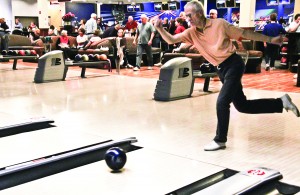 Ron Tenggren playing with the Sharks Wednesday, January 2 Bronswick XL.(Hannah Sturtecky | Sun Day Photo)