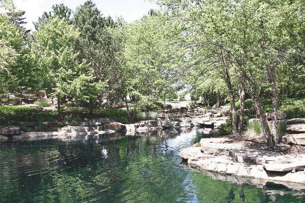 The Sun City water features, like the ones pictured here (above and below) behind Fountain View, were originally built on a less durable base for Midwest climate. Restoration scheduled late summer, early fall. (Photos by Chris LaPelusa/Sun Day)