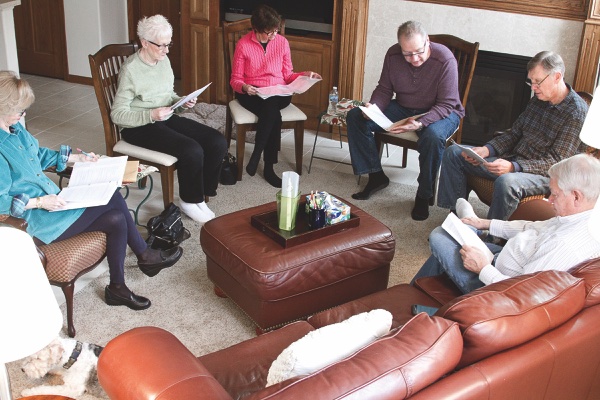 Vintage Voices ensemble rehearses upcoming season script. (Photo by Chris LaPelusa/Sun Day)