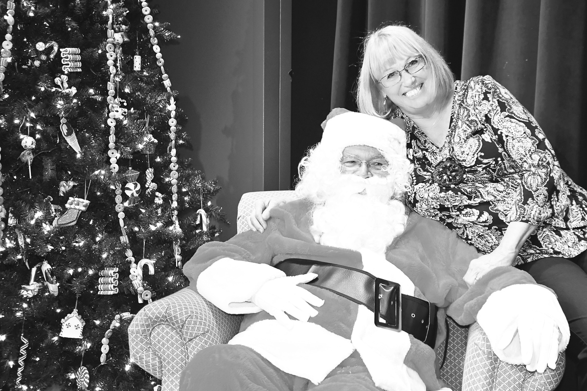 Members of the Grandma, Grandpa & Me club enjoyed their annual breakfast with Santa. (Photos by Christine Such/Sun Day)