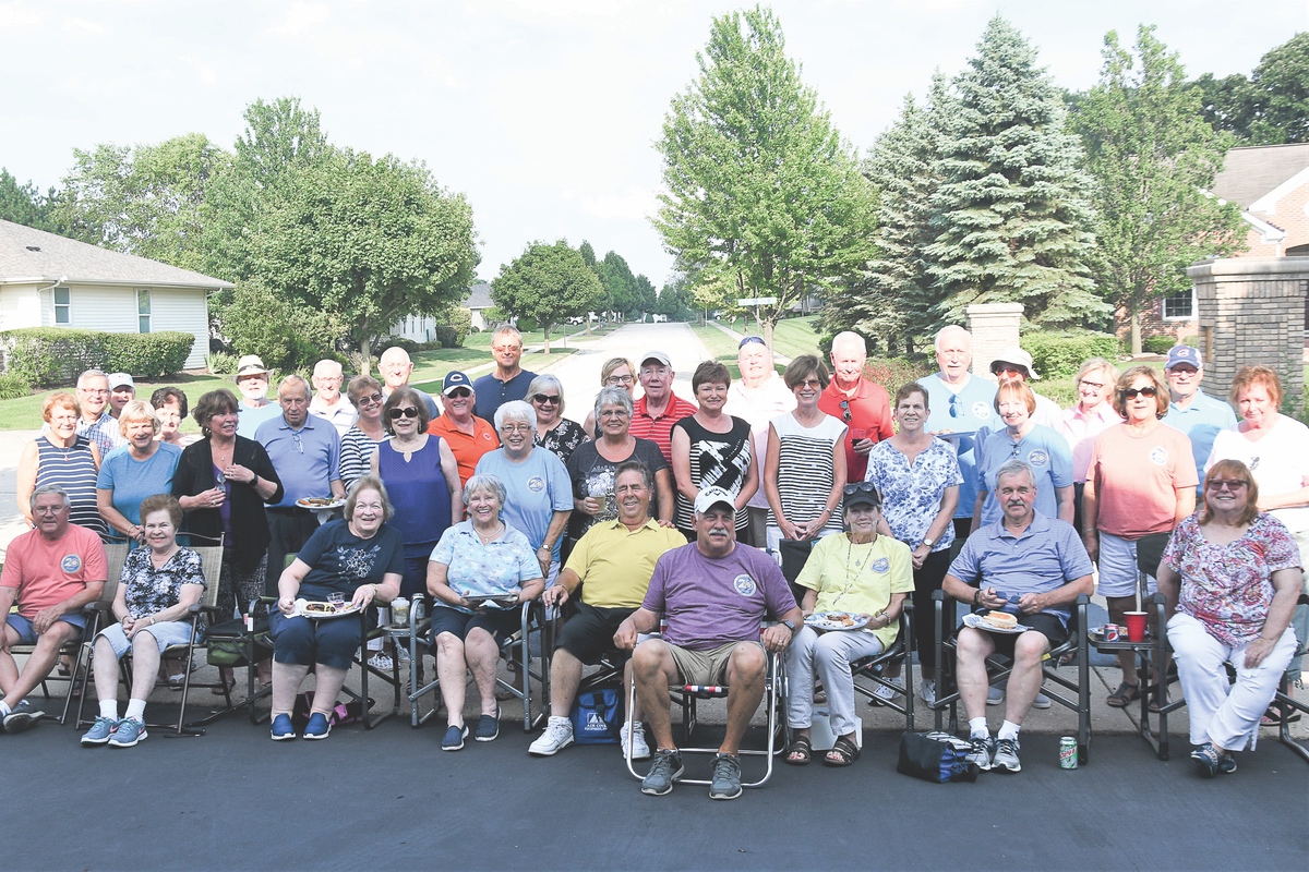 Neighborhood 10 hosted at Steve and Eleanor Lindskoog Driveway. (Photos by Christine Such/Sun Day)