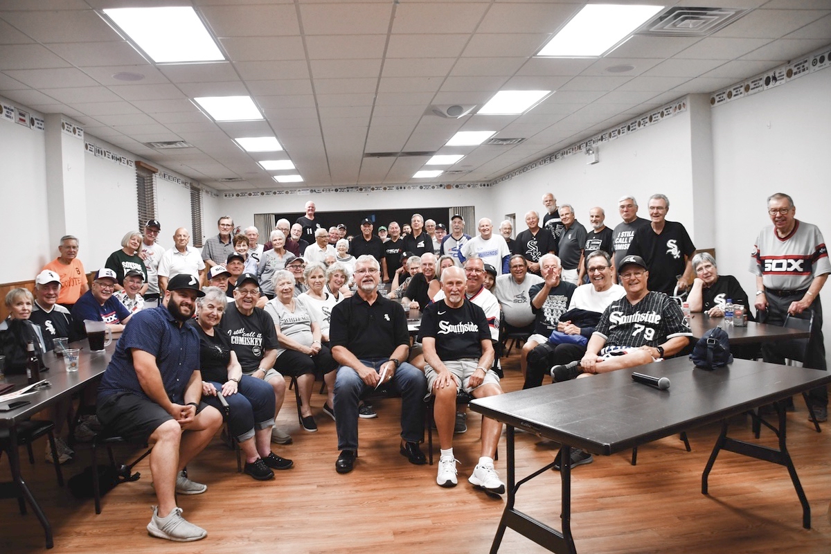 Ron Kittle (middle left), former Sox outfielder and hitter, visited with Sun City’s Chicago White Sox Fan Club. (Photos by Christine Such/My Sun Day News)