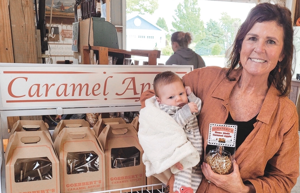 Producing as many as 10,000 caramel apples in a weekend, Goebbert’s Farm expects to prepare as many as 100,000 of this season treat for thier two locations this fall season. (Photo by Christine Such/My Sun Day News)