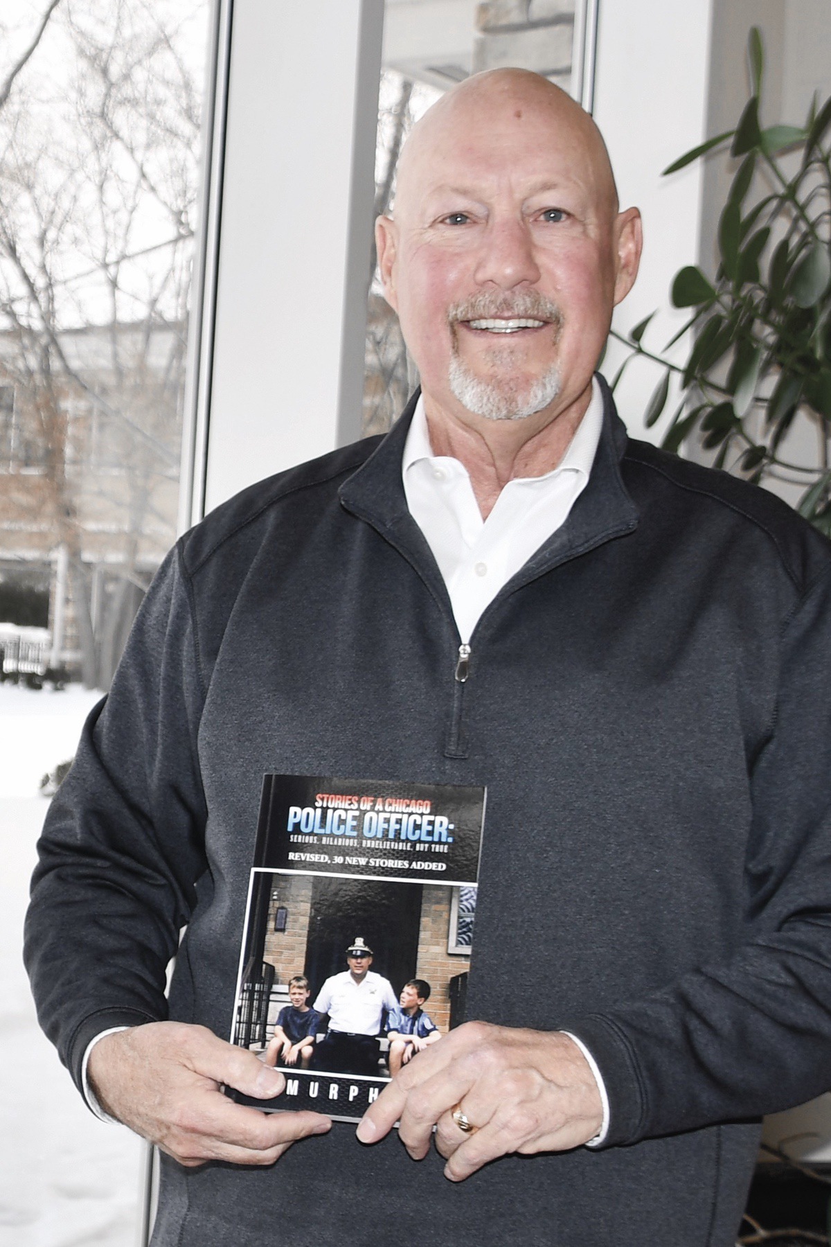 Sun City resident Larry Casey was a Chicago police officer for thirty-seven years, during which time he amassed many stories of being on the job. Whether happy or sad, you’ll discover the life of a police officer in Casey’s new book. (Photo by Christine Such/My Sun Day News)