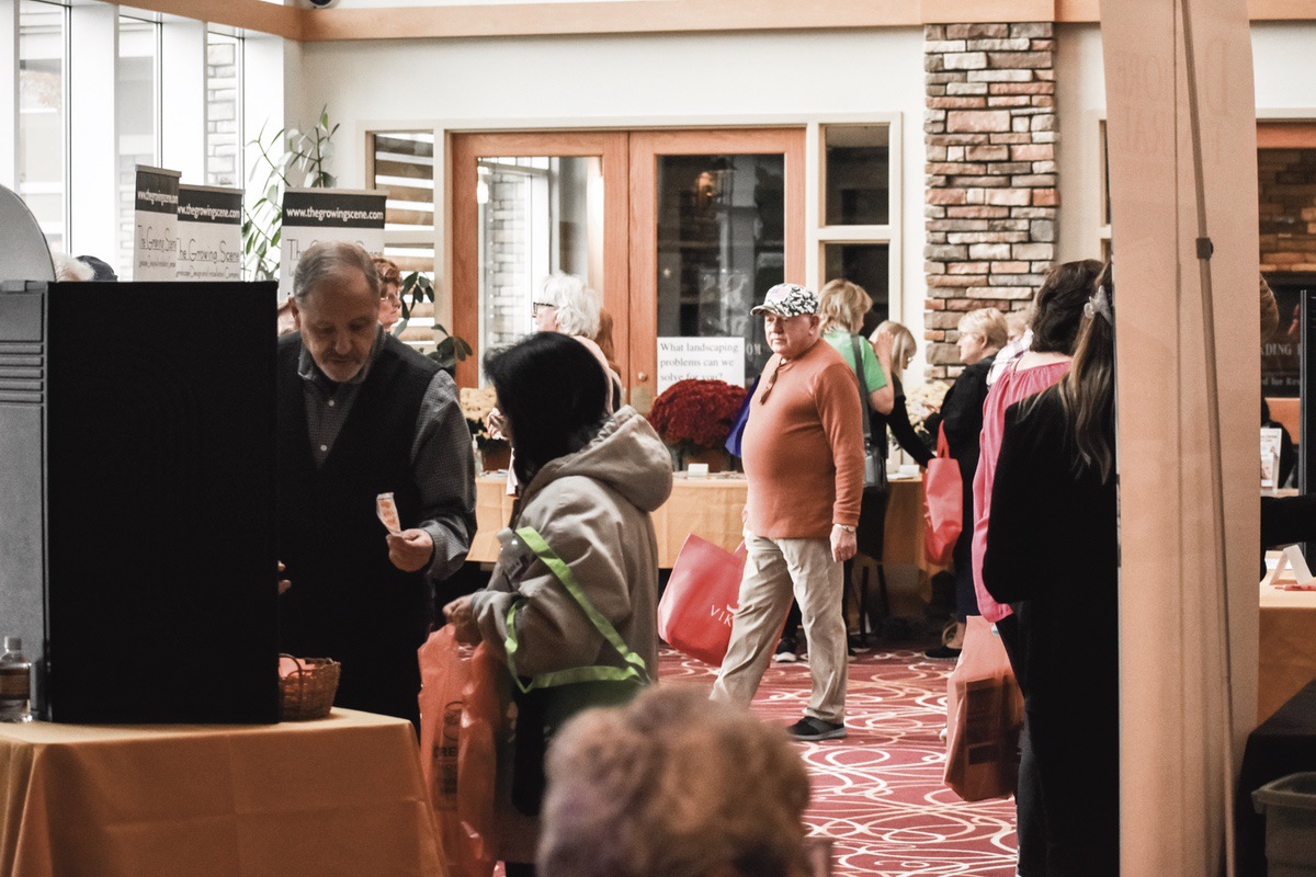 From 9am to 4pm on Thursday, Oct. 26, residents and the general public were able to check out all 120+ vendors. It was completely free for people to come in and check out vendors for their homes and loved ones.